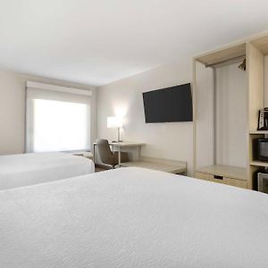 Queen Room Two Queen Beds Communication Assitance